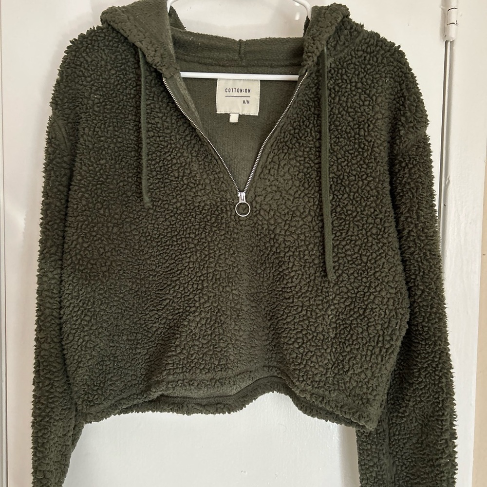 Olive green pullover zip up size m
